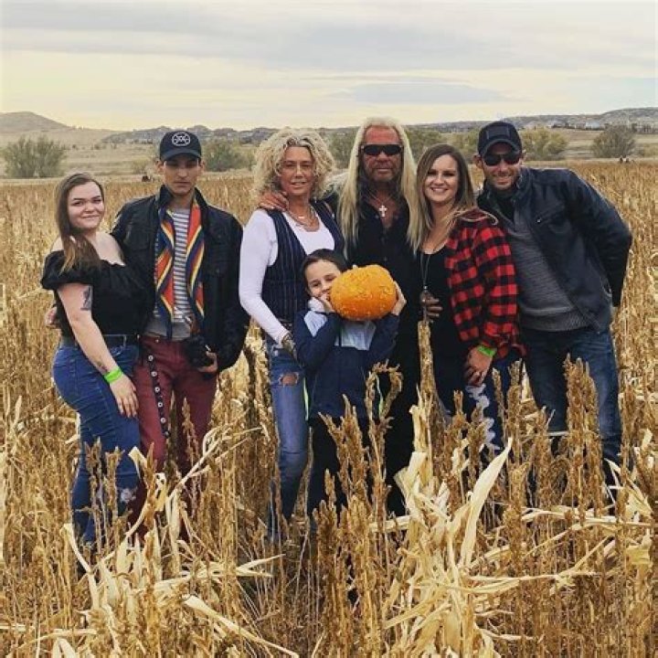 Duane Brown family, wife, children, parents, siblings