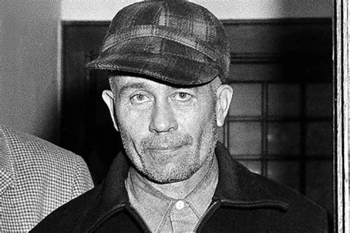 Ed Gein Biography - Facts, Childhood, Family Life of Murderer