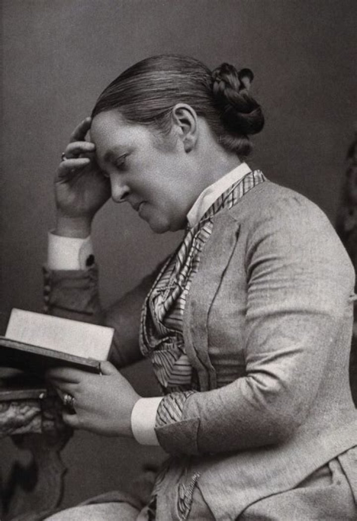 Elizabeth Garrett Anderson Biography - Childhood, Life Achievements & Timeline