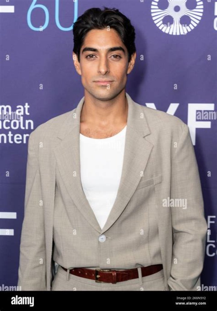 Eman Esfandi Wikipedia And Age: How Old Is The Actor? Family And Net Worth