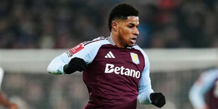 Emiliano Martínez salary per week at Aston Villa