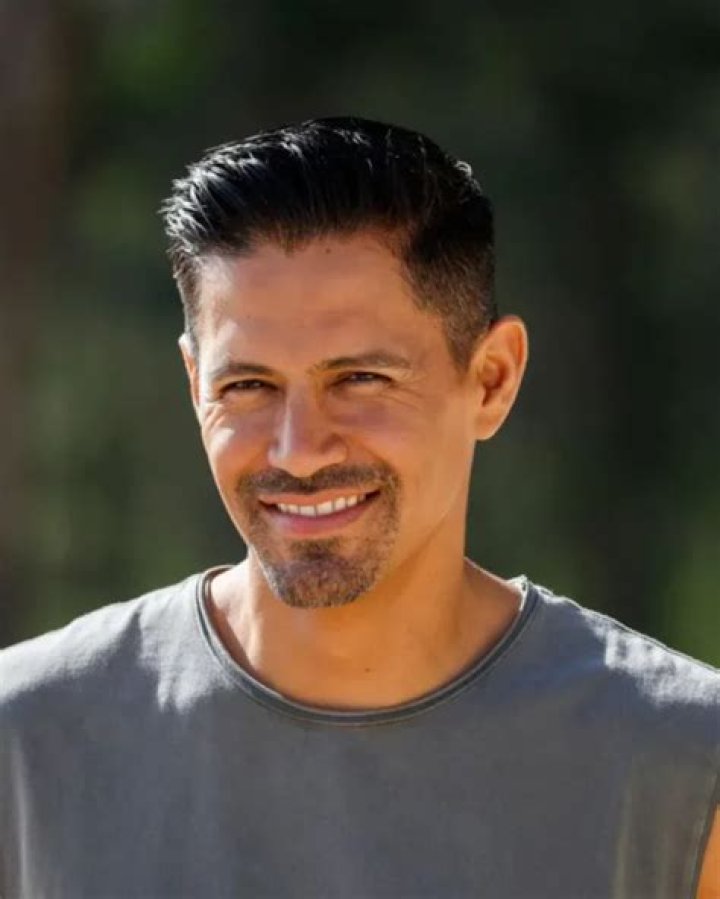 
Enrique Hernandez Height, Weight, Net Worth, Age, Birthday, Wikipedia, Who, Nationality, Biography 