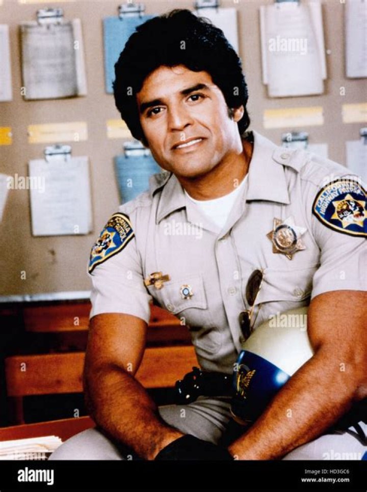 Erik Estrada Biography - Facts, Childhood, Family Life & Achievements