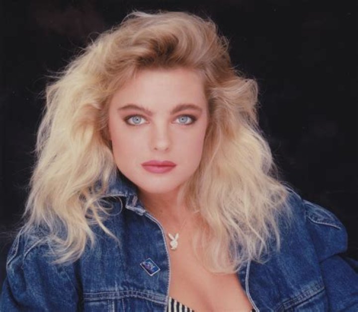 Erika Eleniak Biography - Facts, Childhood, Family Life & Achievements