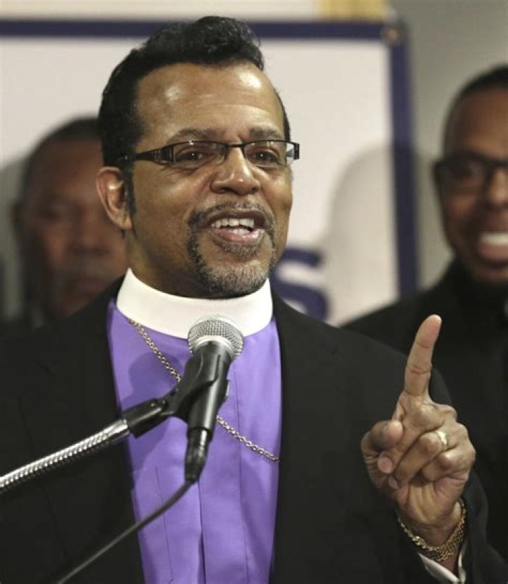 Explore Bishop Carlton Pearson Age, Biography, Wife, Children