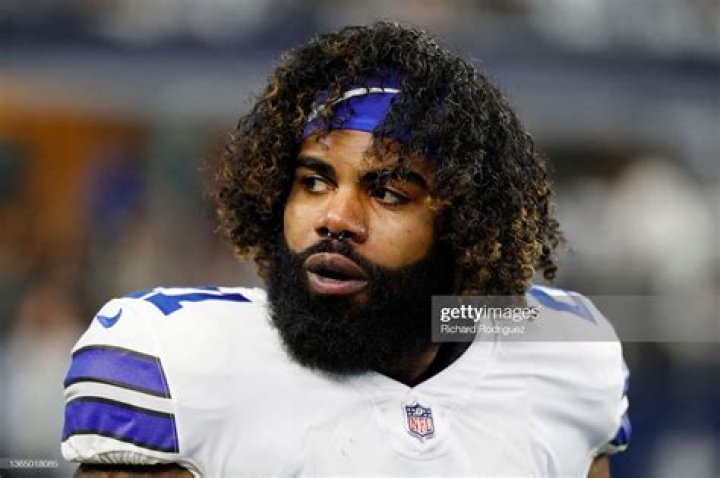 Ezekiel Elliott age, height, ethnicity, family, college, 40 time, draft, trade, net worth, Instagram