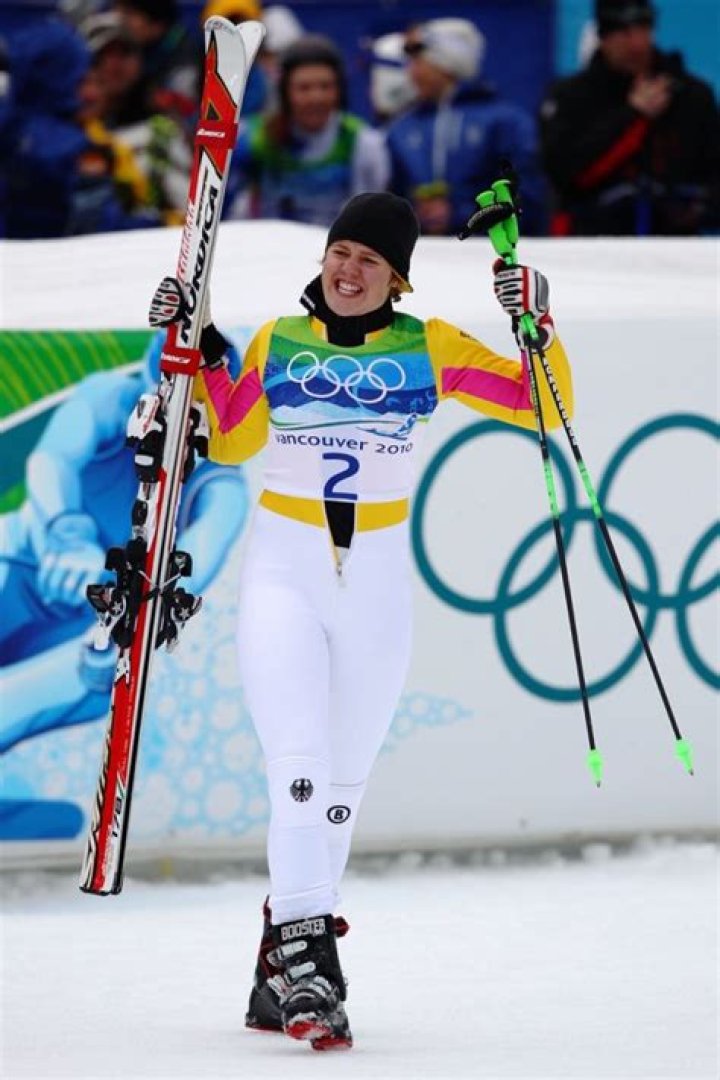 20 Amazing Bodies of Female Skiers