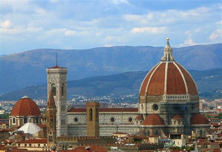 Famous People From Florence, Italy & Celebs Born In Florence