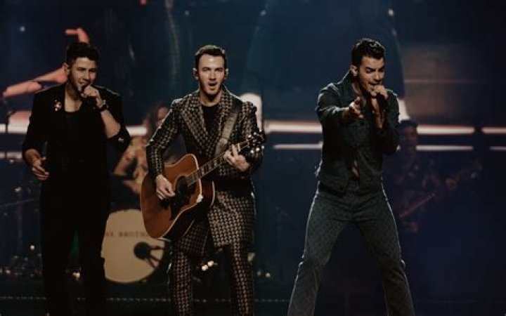 Forget Bebe Rexha and Jonas Brothers: Creed’s legendary Thanksgiving halftime show is the only one that matters