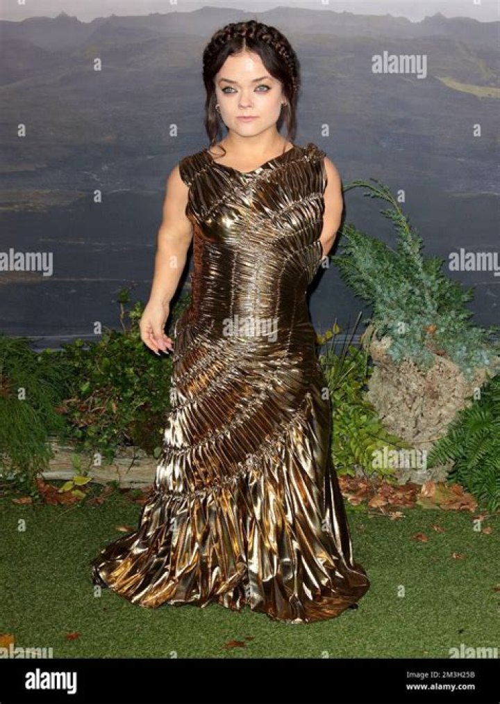 Francesca Mills Archives - Celebrities: Wiki, Age, Height, Net Worth, Relationship