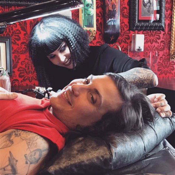 Frank Iero Height, Weight, Age, Bio, Wife, Net Worth, Facts