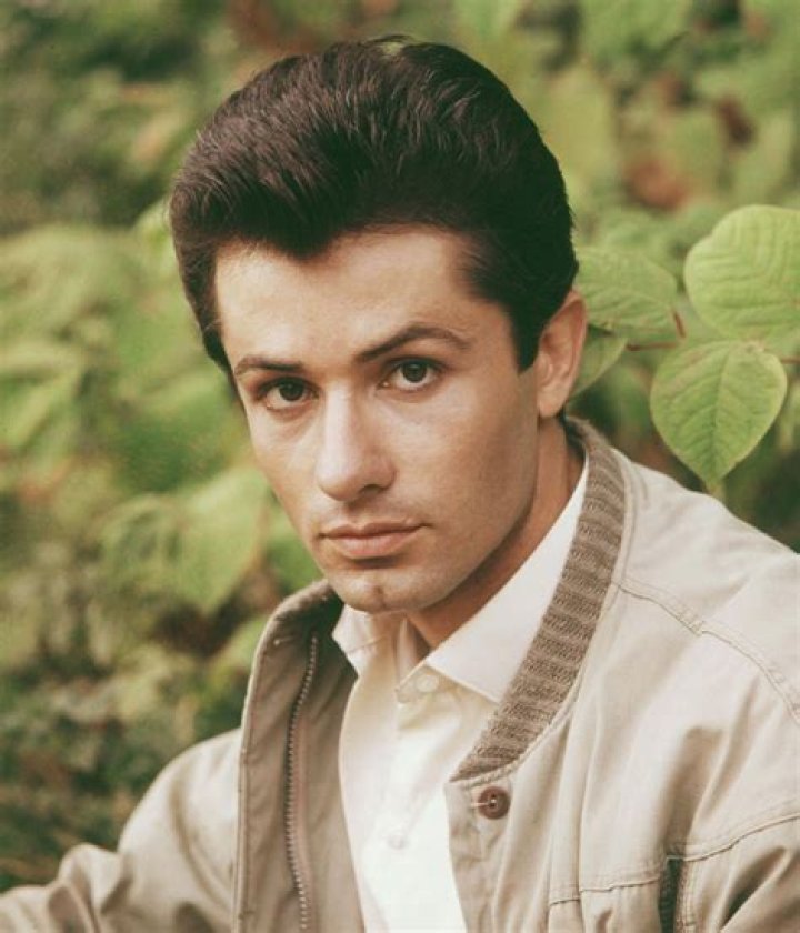 George Chakiris Biography - Facts, Childhood, Family Life & Achievements