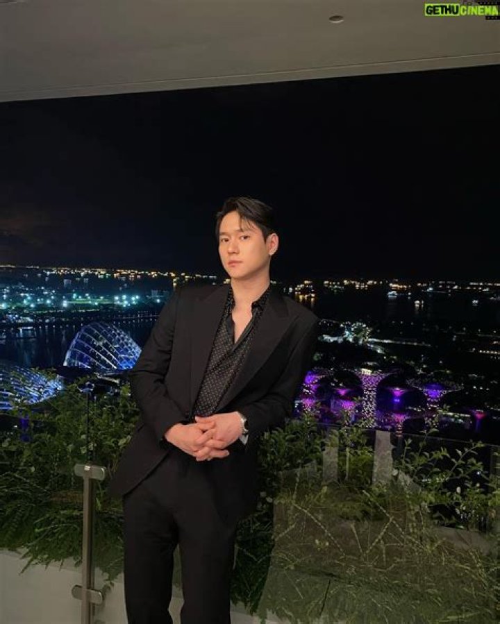 Go Kyung-pyo Bio, Net Worth, Height, Weight, Ideal Type, Wiki