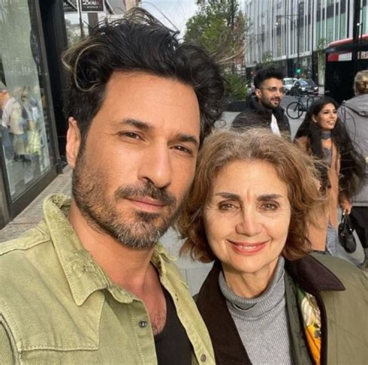 
Hal Ozsan Has New Girlfriend Sarah Canning After Divorce With ExWife Ashley Kucich 