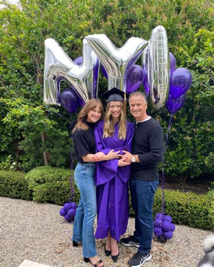 Halston Sage Parents: Meet Tema Schrage, Lenny Schrage