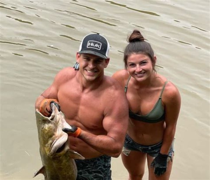 Hannah Strong WDRB: Bio, Wiki, Age, Height, Parents, Husband, Wedding, Salary and Net worth