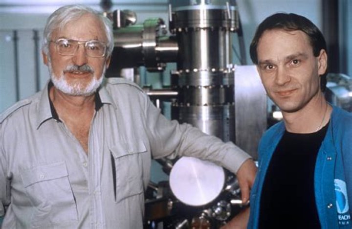 Heinrich Rohrer Biography - Childhood, Life Achievements & Timeline