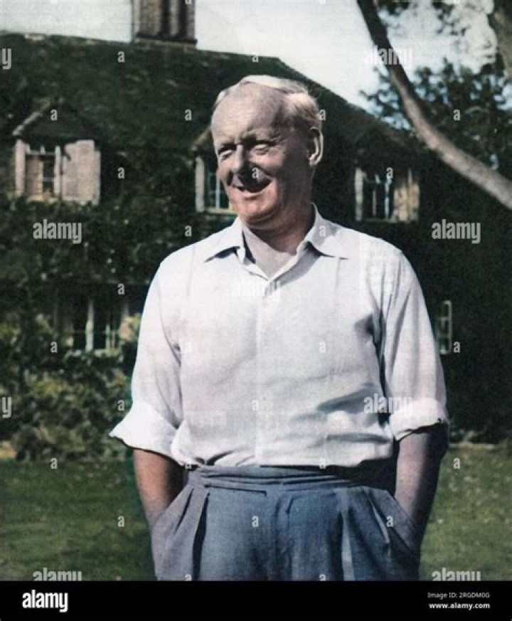 H.E. Bates Biography - Facts, Childhood, Family Life & Achievements