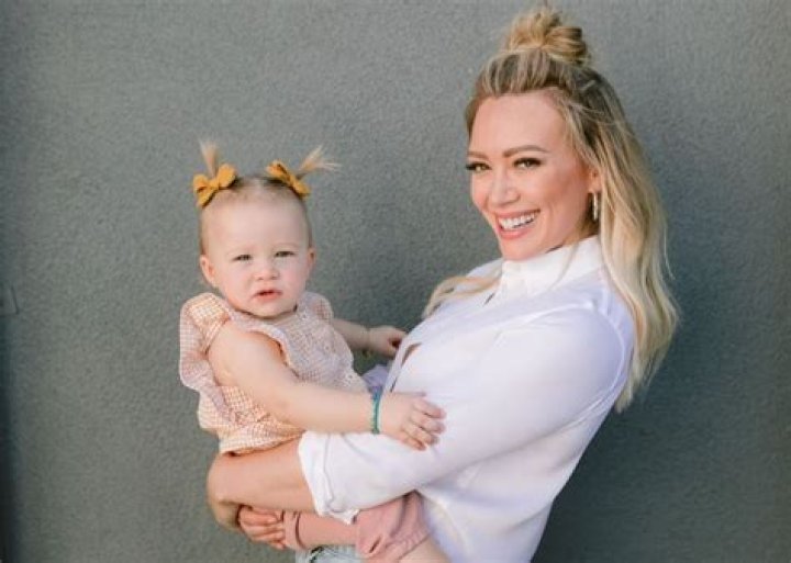 Hilary Duff Is Back To Blonde As She Prepares For Lizzie McGuire Reboot