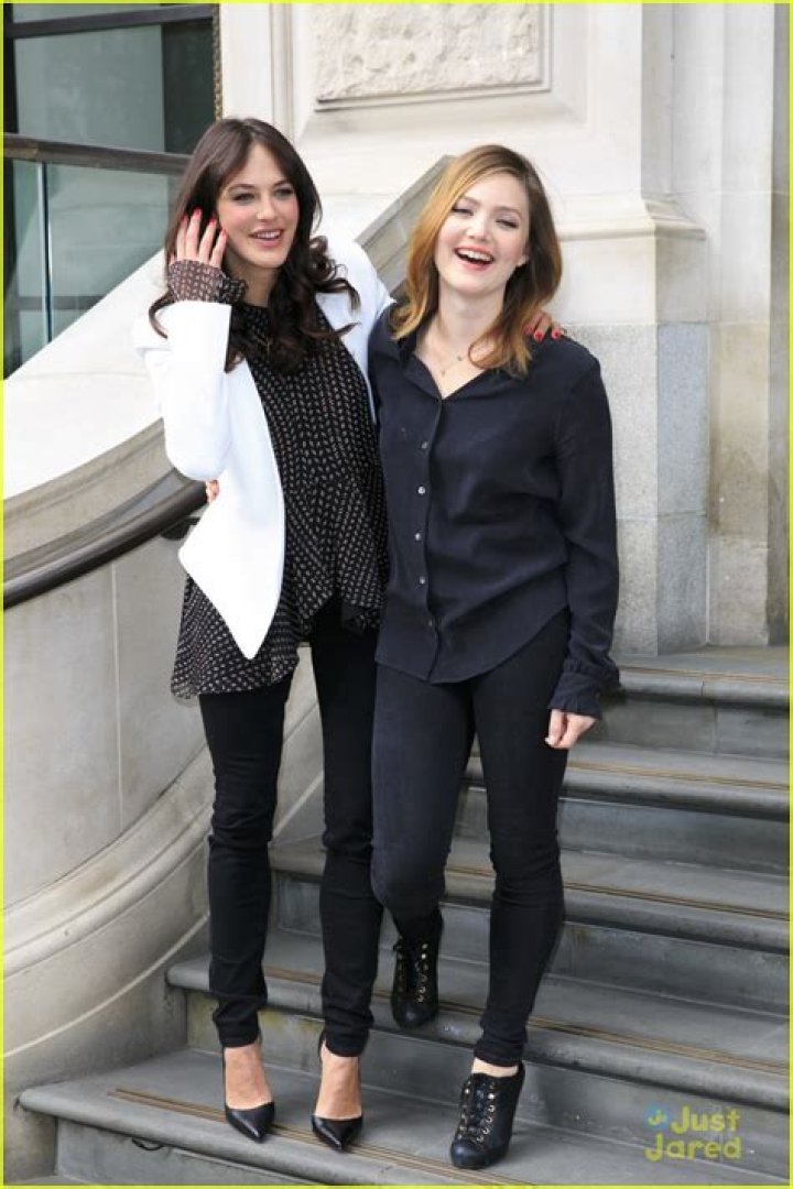 Holliday Grainger Net Worth