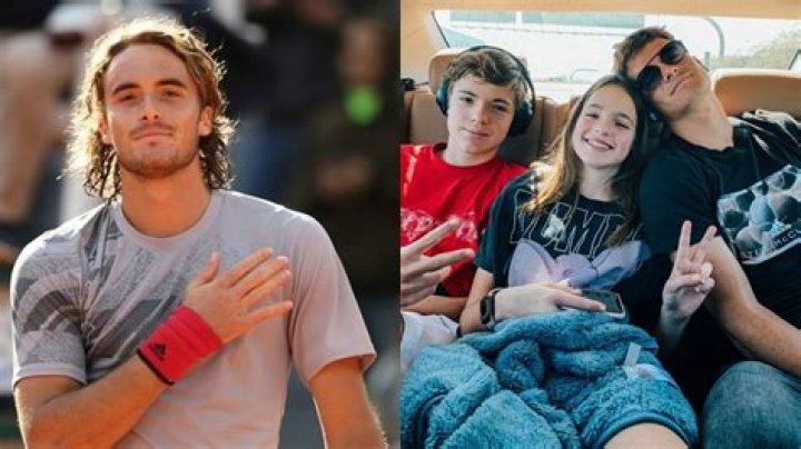 How many brothers and sisters does Stefanos Tsitsipas have?