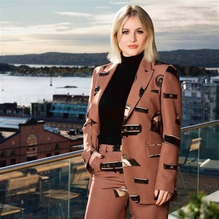 
How Much Money Does Alexandra Andresen Make? Latest Income Salary
