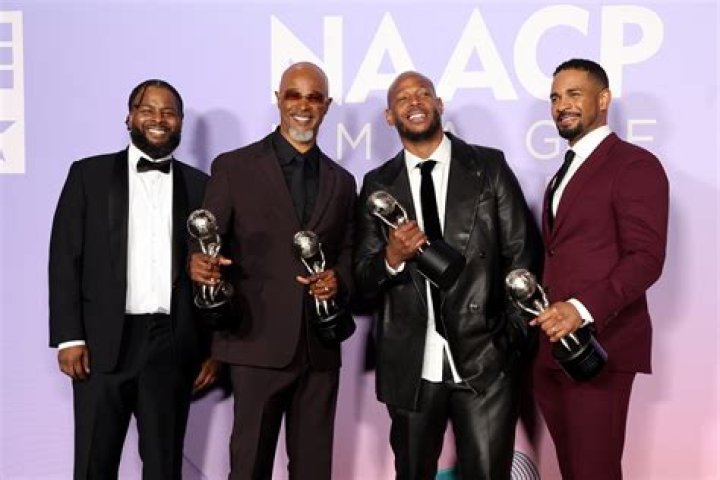 
How Much Money Does Damon Wayans Jr Make? Latest Income Salary
