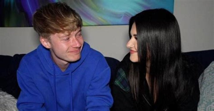 How Old Is Sam Golbach’S Girlfriend? – Celebrity
