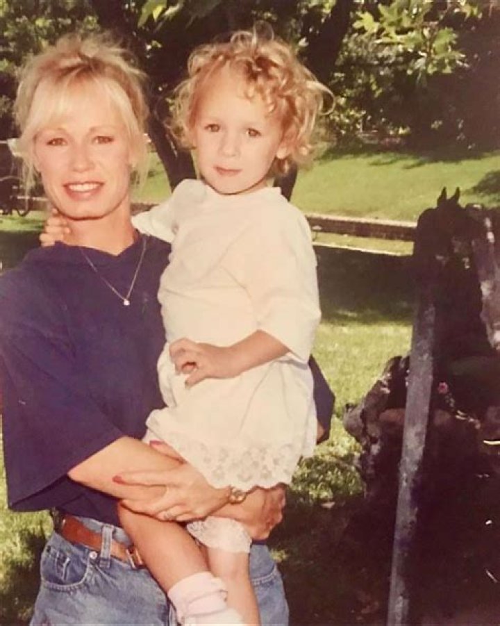 How Old Is Sondra Hugh Hefner’S Girlfriend? – Celebrity