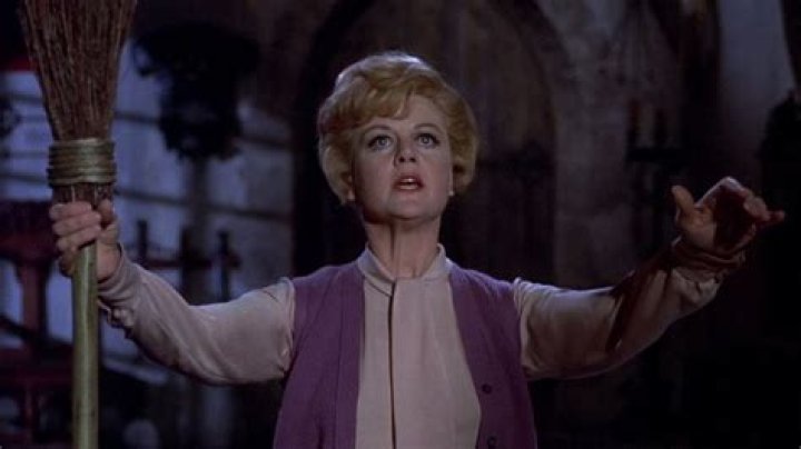 How old was Angela Lansbury in Bedknobs and Broomsticks? – Celebrity