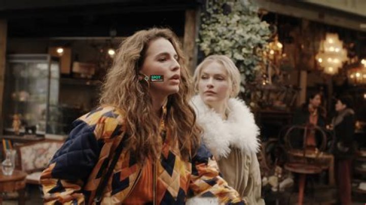 How Tall And Old Is Melia Kreiling As Sofia Sideris, In ‘Emily in Paris’?