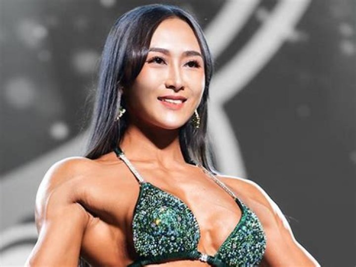 IFBB Pro Mengru Zhang in Two-Piece Workout Gear is a "Professional"