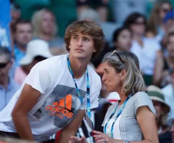 Who is Alexander Zverev mother?