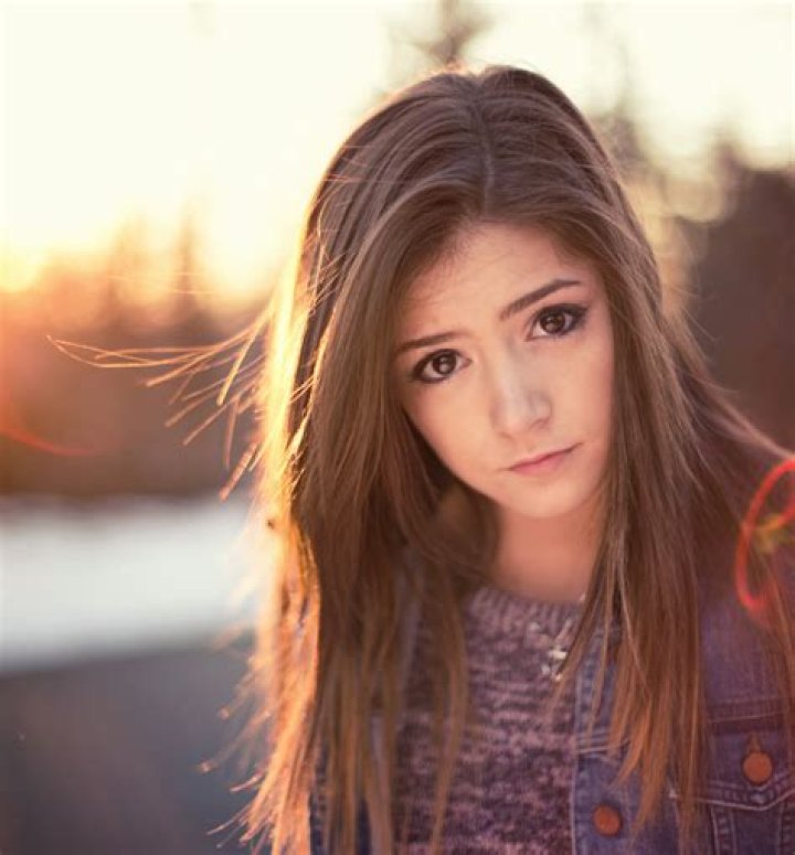 
Is Chrissy Costanza a gamer? 