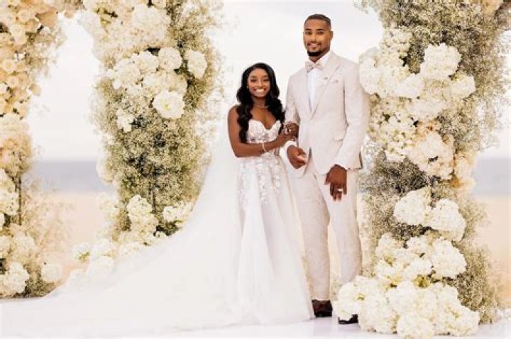 Isa Guha Is Married To Partner Husband Richard Thomas – Their Wedding Album On Instagram Explained