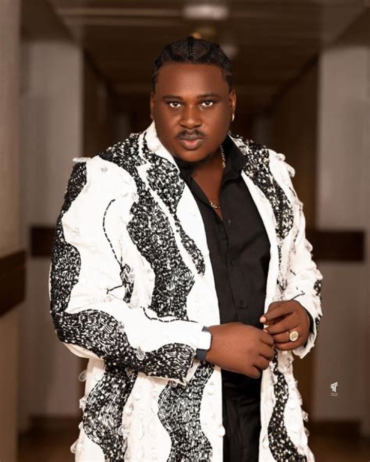 Isbae U Height, Weight, Net Worth, Age, Birthday, Wikipedia, Who, Instagram, Biography