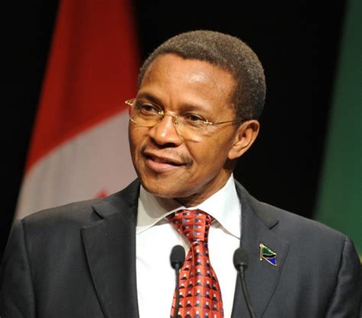 Jakaya Kikwete Biography - Facts, Childhood, Family Life & Achievements