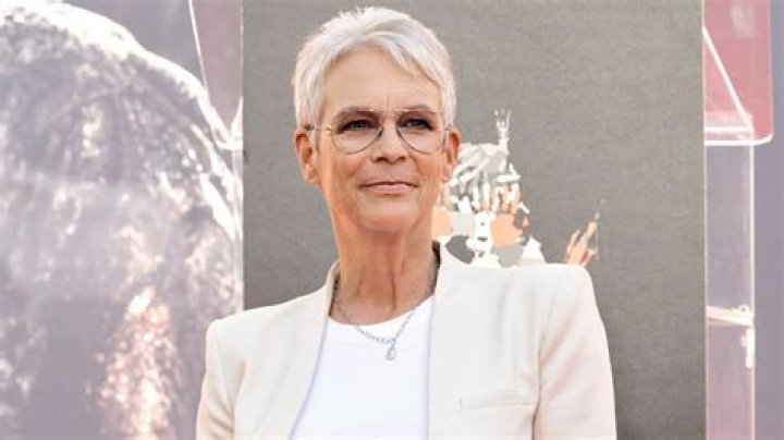 Jamie Lee Curtis commends Matthew Perry for his honesty and opens up about her own struggle with addiction