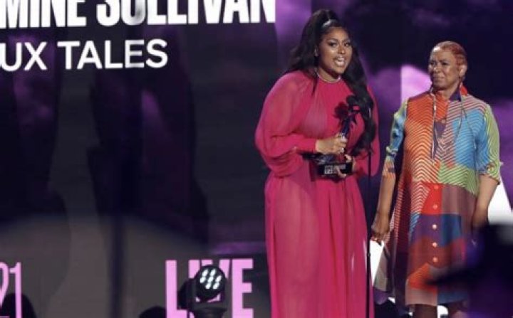 Jazmine Sullivan parents: Meet Pam Sullivan