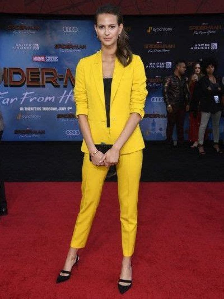 Jeanne Cadieu Height Weight Shoe Size Body Measurements Statistics