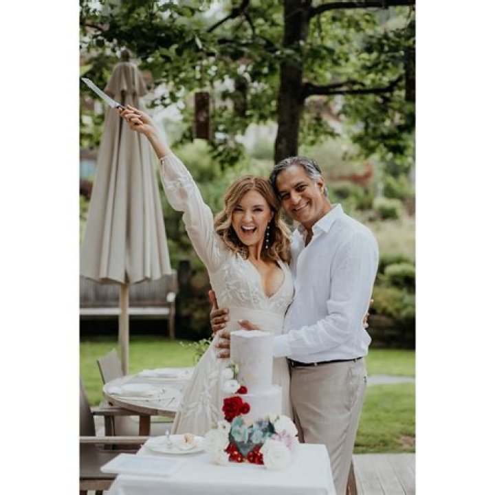 Jennifer Coffey QVC: Bio, Wiki, Age, Height, Weight Loss, Husband, Daughter, QVC, Wedding, Salary and Net Worth