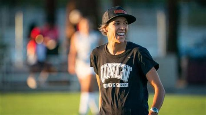 Jenny Ruiz – Bio, Facts, Family Life, Career