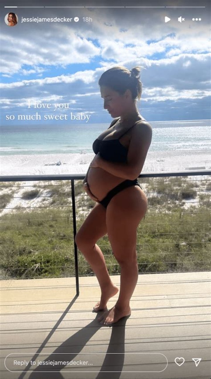 Jessie James Decker Shares Swimsuit Photo Saying "I Love You" — Celebwell