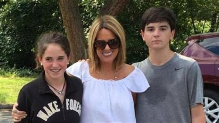Jill Rhodes Biography - Childhood, Life Achievements & Timeline