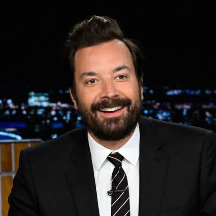 Jimmy Fallon Biography - Facts, Childhood, Family Life & Achievements