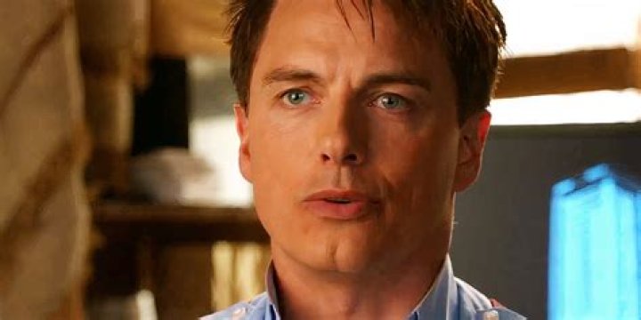 John Barrowman Confirms He’s Returning To Arrow In Season 7