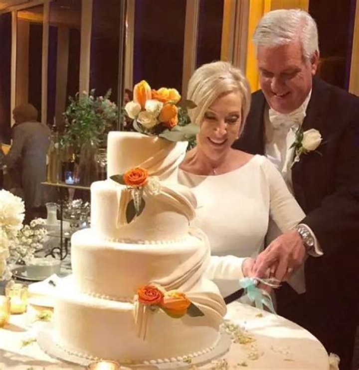 Johnnette Benkovic Bio, Wiki, Age, Height, Net Worth, Family, Husband, Books