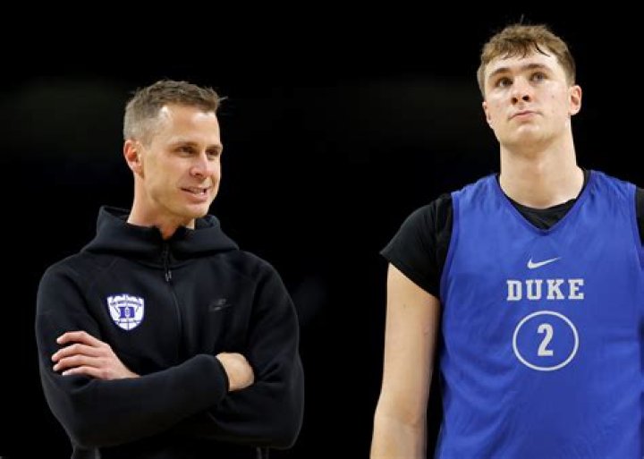 Jon Scheyer Duke Salary And Career Earnings, Coach K Leaves Half Time Amid Illness