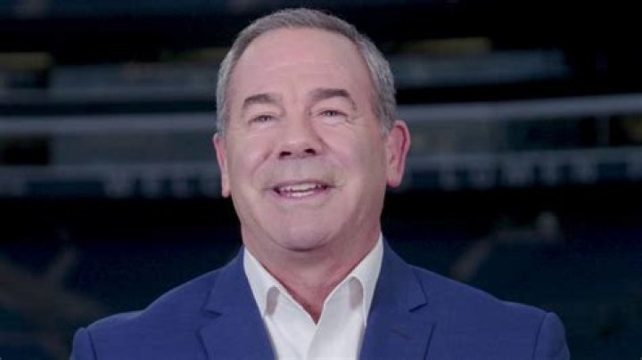 Jonathan Schwartz (Radio) Bio, Age, Height, Family, Wife, Salary and Net Worth