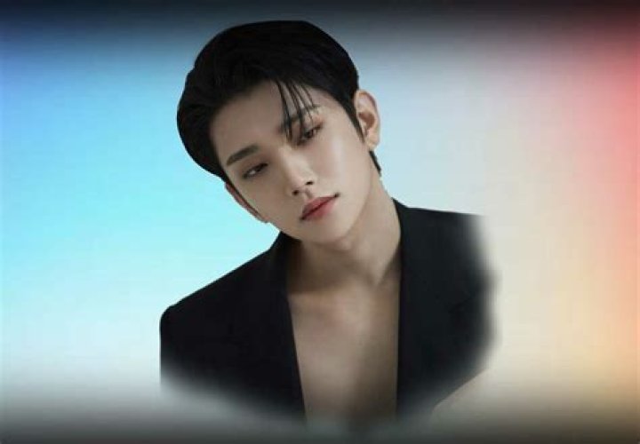 Joshua Hong Biography – Facts, Childhood, Family Life of S Korean Singer, Dancer